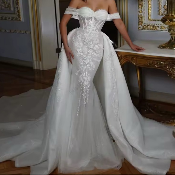 Dresses & Skirts - NEW $1578 TulaRosa White Off-Shoulder Wedding Gown